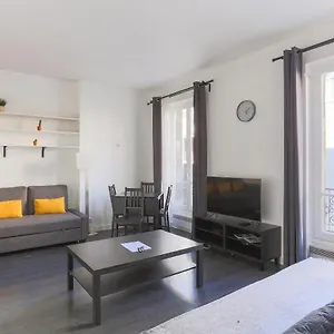 Apartment Champs De Mars, Paris
